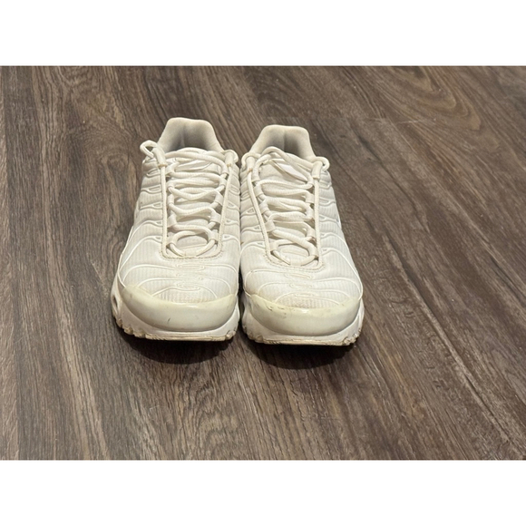 Nike Air Max Plus (GS) triple White Metallic Silver CW7044-100 Youth Size 6.5Y‌‌ - Picture 5 of 8